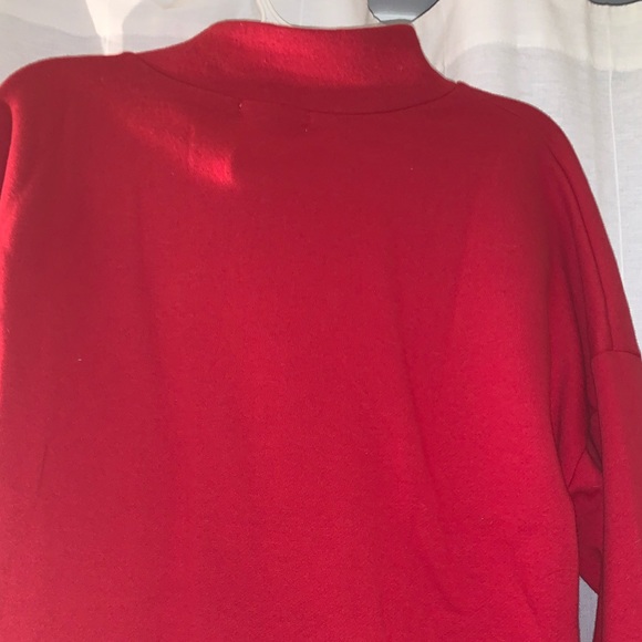 Red cropped sweatshirt - Picture 4 of 4